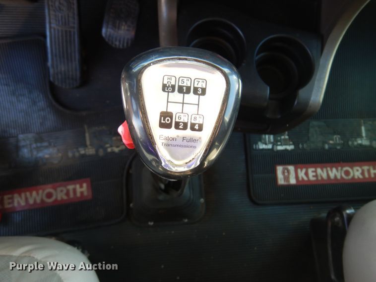 image for item KJ9024 2007 Kenworth T600B semi truck