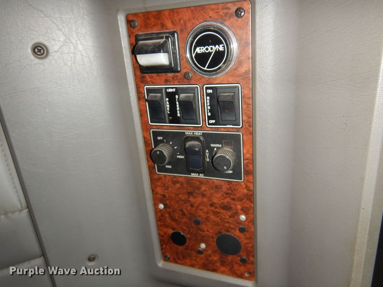 image for item KJ9024 2007 Kenworth T600B semi truck