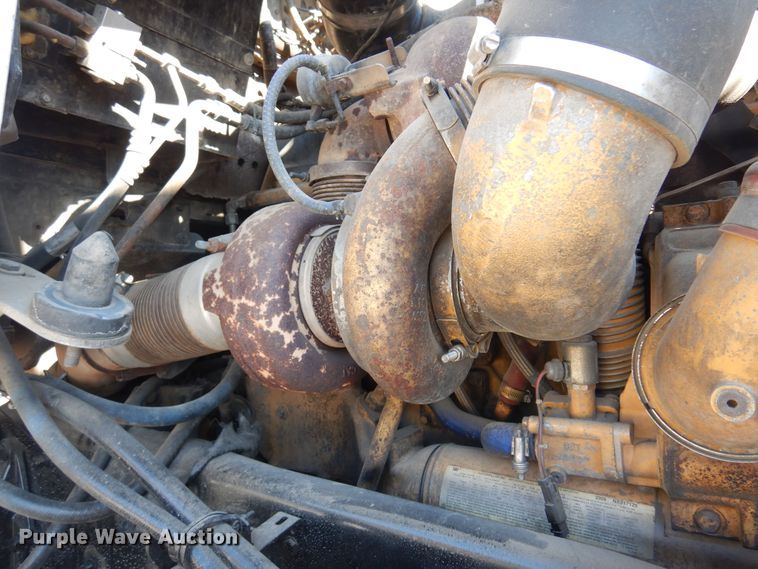 image for item KJ9024 2007 Kenworth T600B semi truck