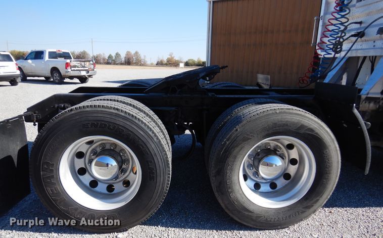 image for item KJ9024 2007 Kenworth T600B semi truck