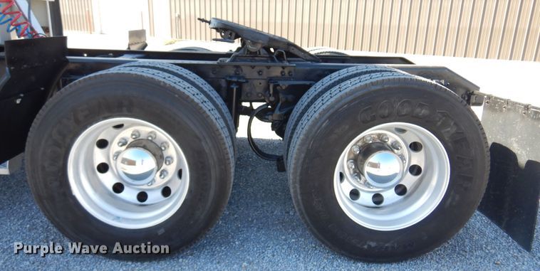 image for item KJ9024 2007 Kenworth T600B semi truck