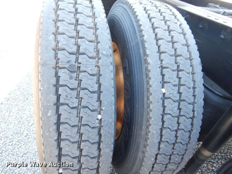 image for item KJ9024 2007 Kenworth T600B semi truck