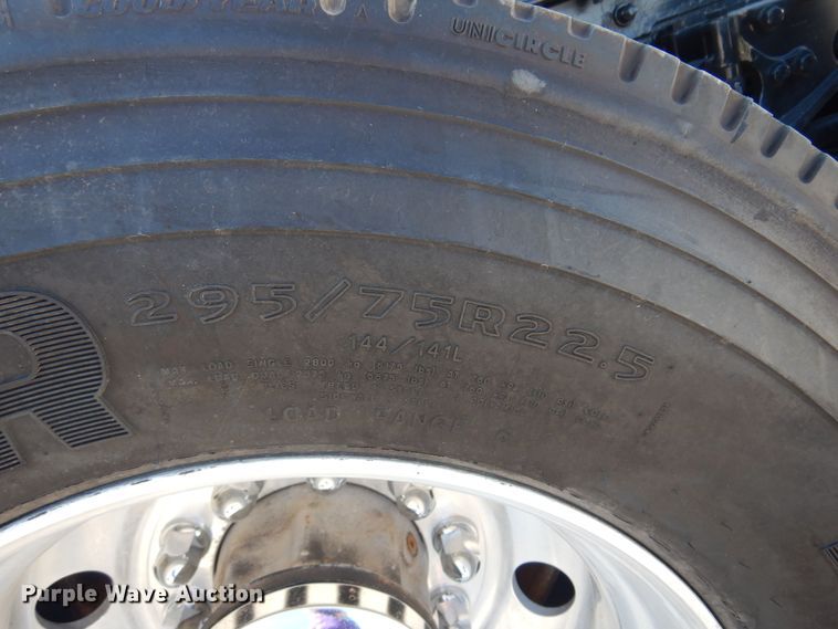 image for item KJ9024 2007 Kenworth T600B semi truck