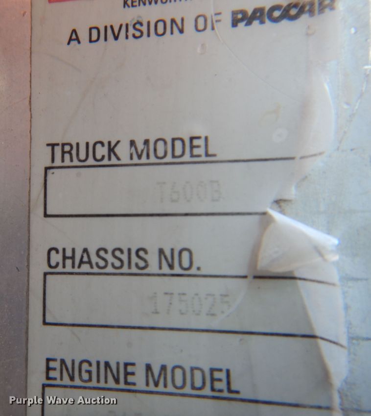 image for item KJ9024 2007 Kenworth T600B semi truck