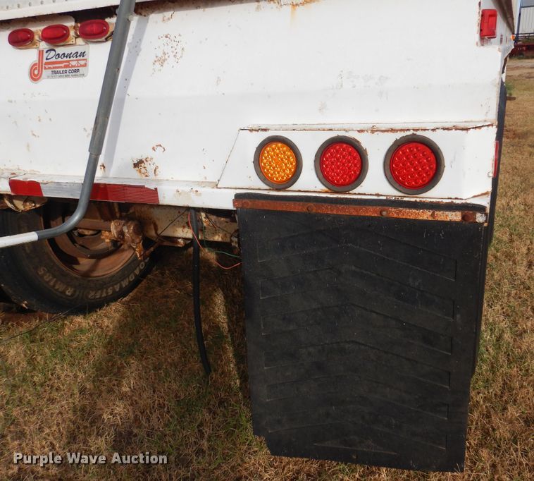 image for item KJ9029 1989 Doonan 42D24  grain trailer