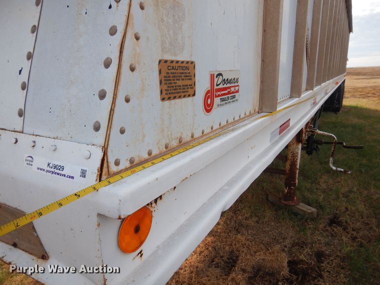 image for item KJ9029 1989 Doonan 42D24  grain trailer