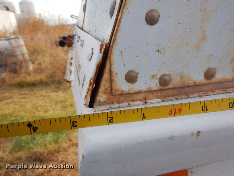 image for item KJ9029 1989 Doonan 42D24  grain trailer