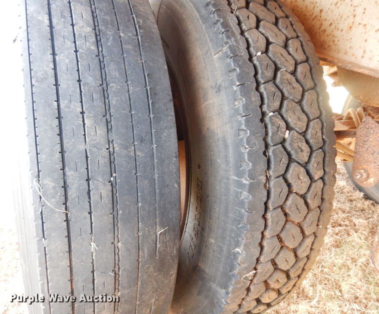 image for item KJ9029 1989 Doonan 42D24  grain trailer