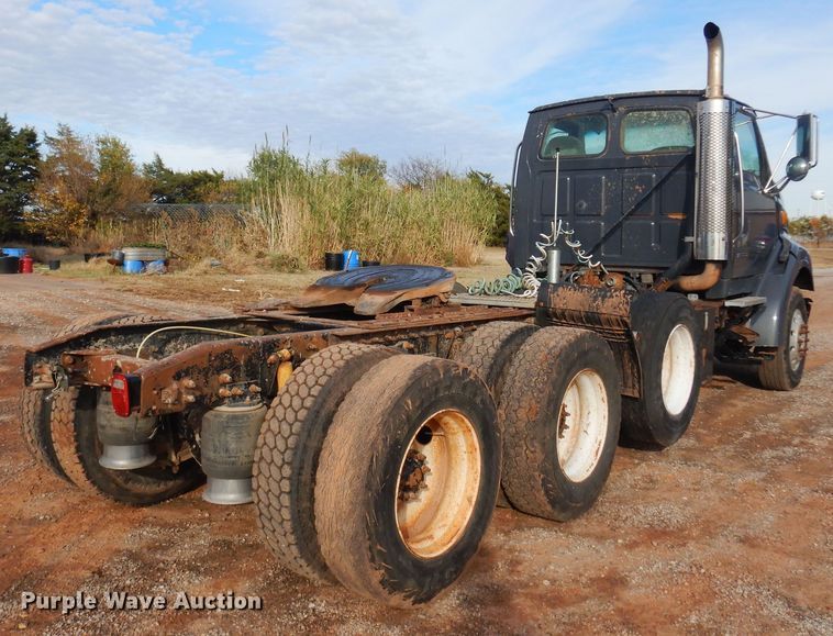 image for item KJ9031 2001 Sterling A9500  semi truck