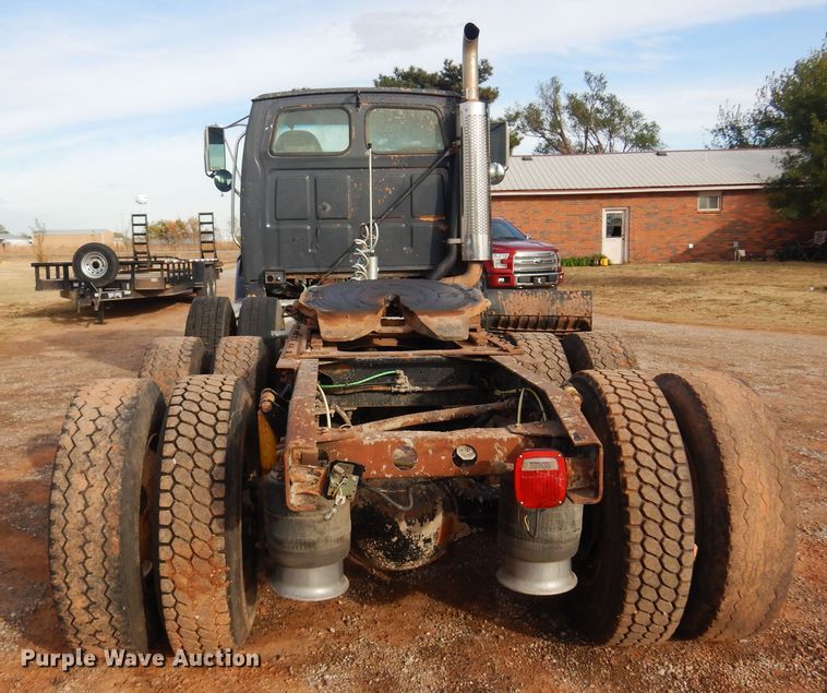 image for item KJ9031 2001 Sterling A9500  semi truck