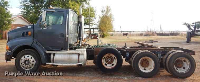 image for item KJ9031 2001 Sterling A9500  semi truck