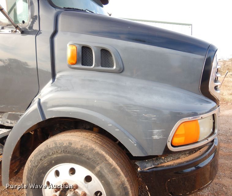 image for item KJ9031 2001 Sterling A9500  semi truck