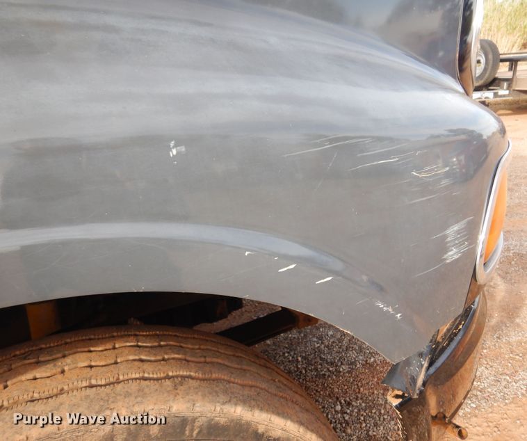 image for item KJ9031 2001 Sterling A9500  semi truck