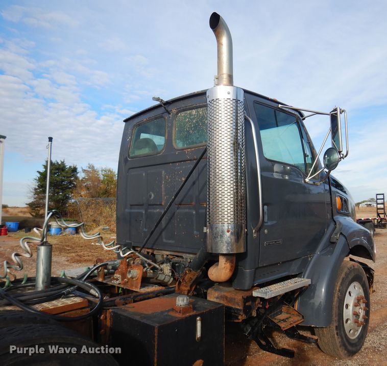 image for item KJ9031 2001 Sterling A9500  semi truck