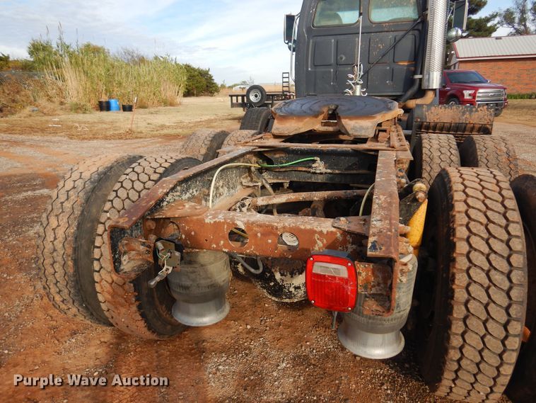 image for item KJ9031 2001 Sterling A9500  semi truck