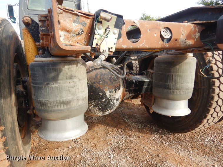 image for item KJ9031 2001 Sterling A9500  semi truck