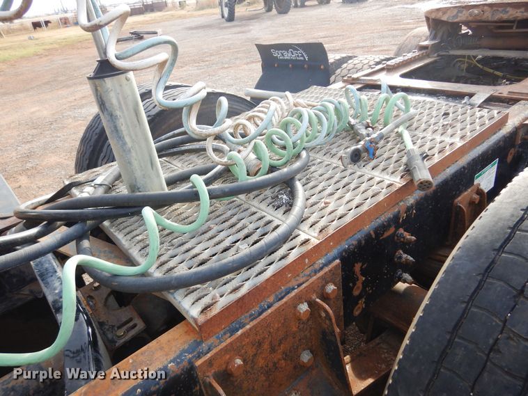 image for item KJ9031 2001 Sterling A9500  semi truck