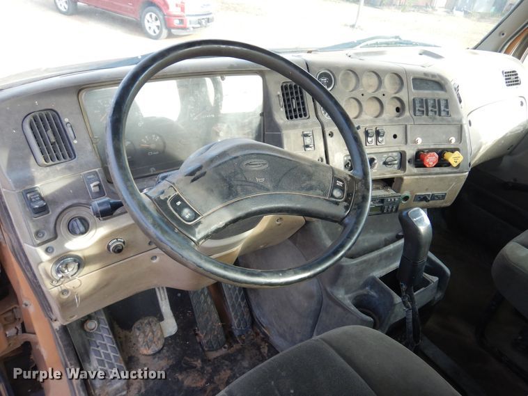 image for item KJ9031 2001 Sterling A9500  semi truck