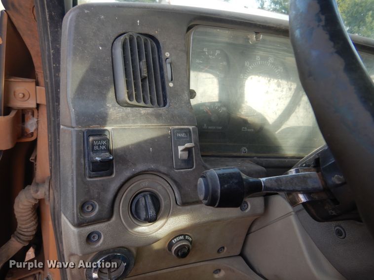 image for item KJ9031 2001 Sterling A9500  semi truck