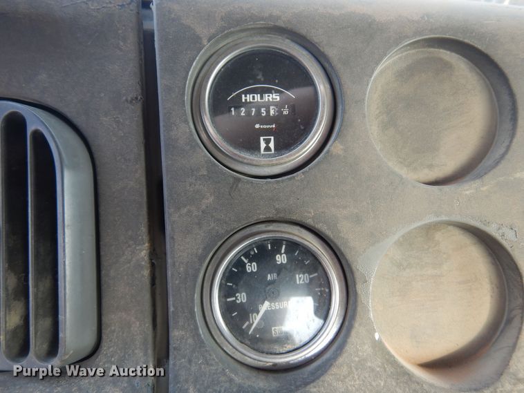 image for item KJ9031 2001 Sterling A9500  semi truck