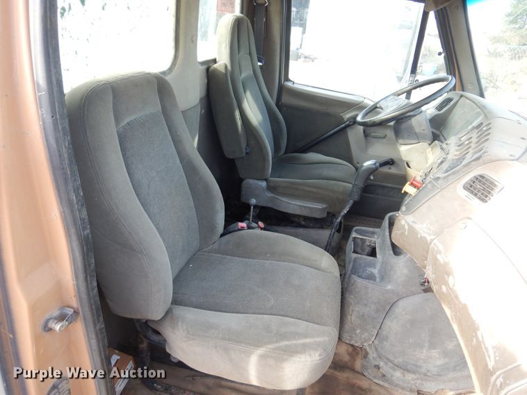 image for item KJ9031 2001 Sterling A9500  semi truck