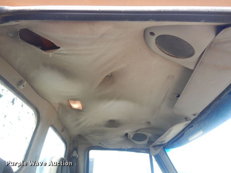 image for item KJ9031 2001 Sterling A9500  semi truck