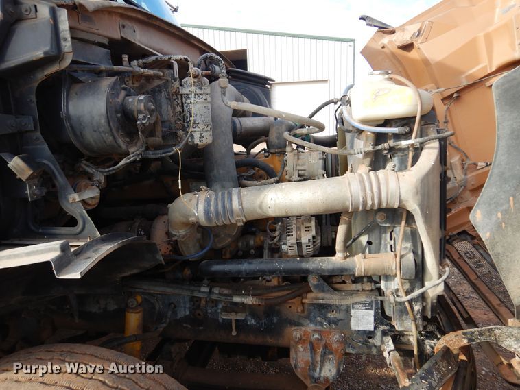 image for item KJ9031 2001 Sterling A9500  semi truck