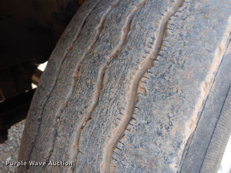 image for item KJ9031 2001 Sterling A9500  semi truck