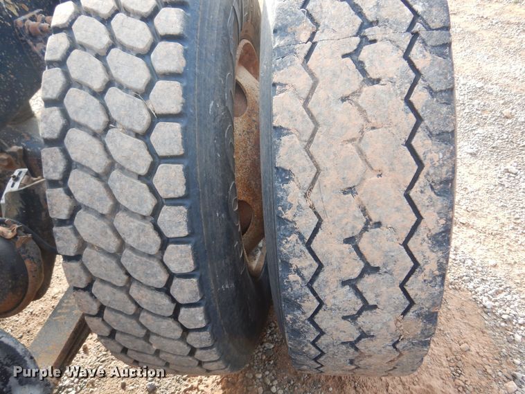 image for item KJ9031 2001 Sterling A9500  semi truck