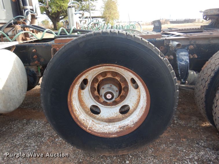 image for item KJ9031 2001 Sterling A9500  semi truck