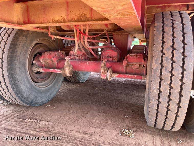 image for item KJ9759 1981 Nabors  flatbed trailer