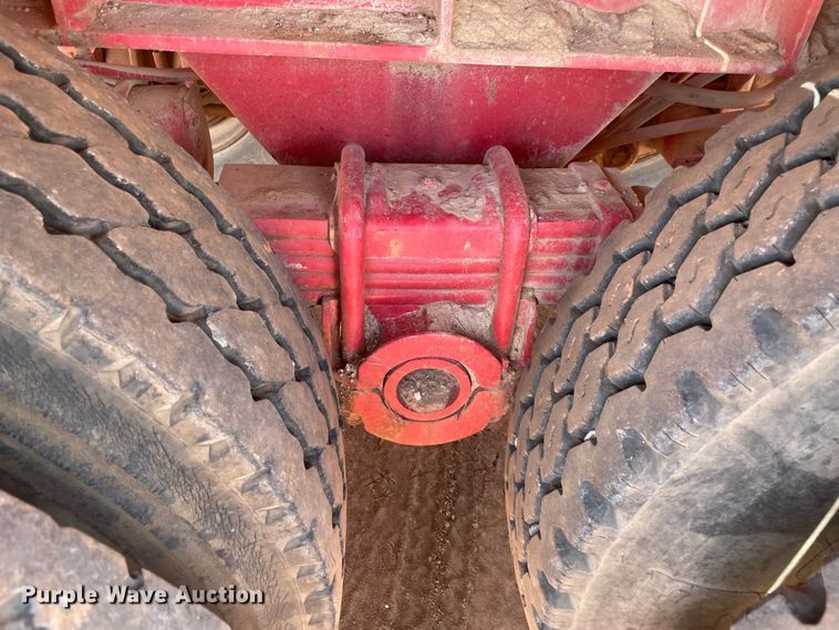 image for item KJ9759 1981 Nabors  flatbed trailer