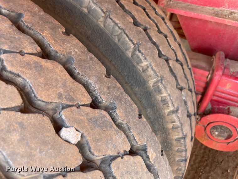 image for item KJ9759 1981 Nabors  flatbed trailer