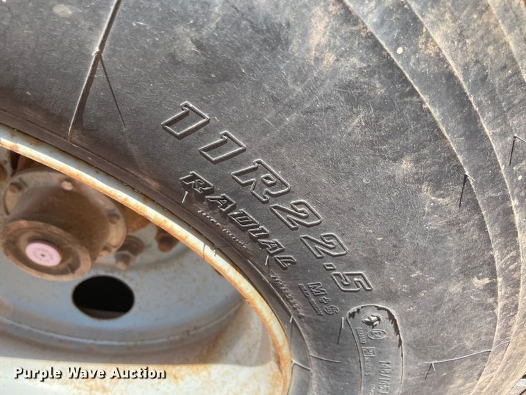 image for item KJ9759 1981 Nabors  flatbed trailer