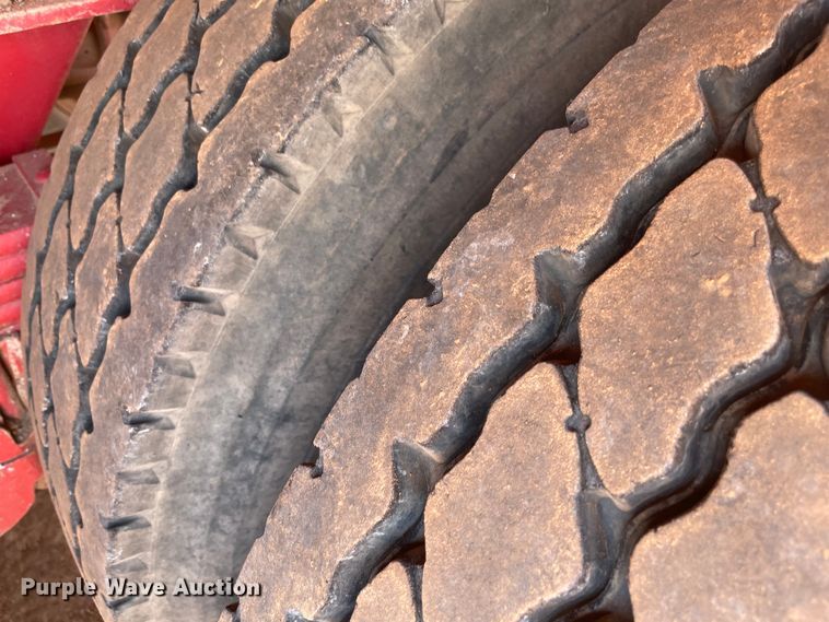 image for item KJ9759 1981 Nabors  flatbed trailer