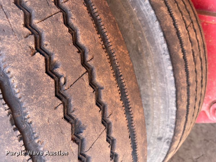 image for item KJ9760 1990 Nabors  drop deck trailer