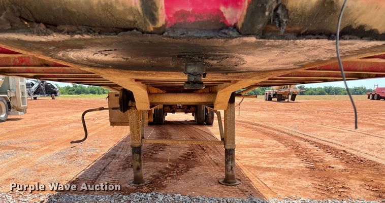 image for item KJ9769 1980 Nabors  flatbed trailer