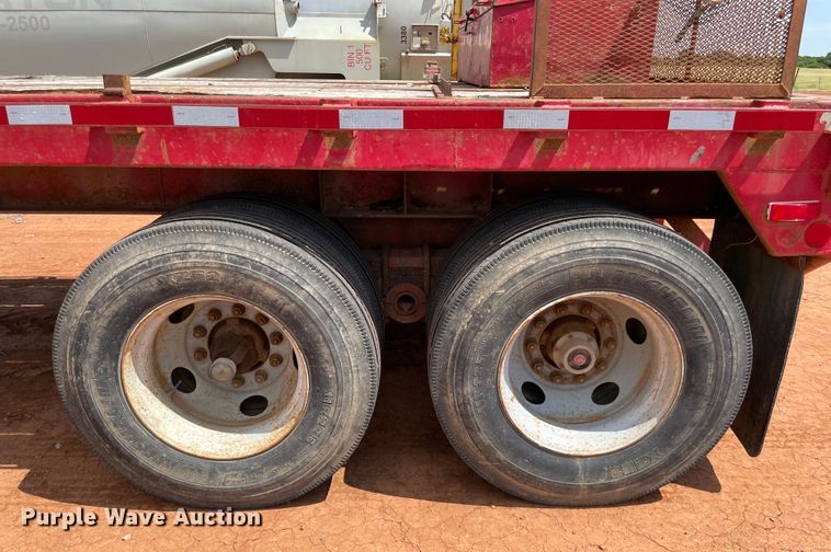image for item KJ9769 1980 Nabors  flatbed trailer