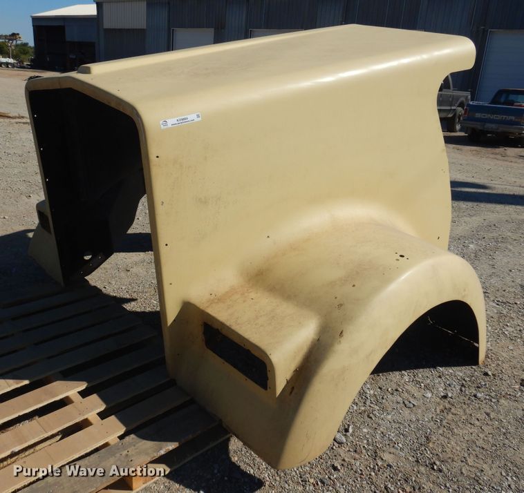 image for item KO9884 Kenworth W900  fiberglass hood