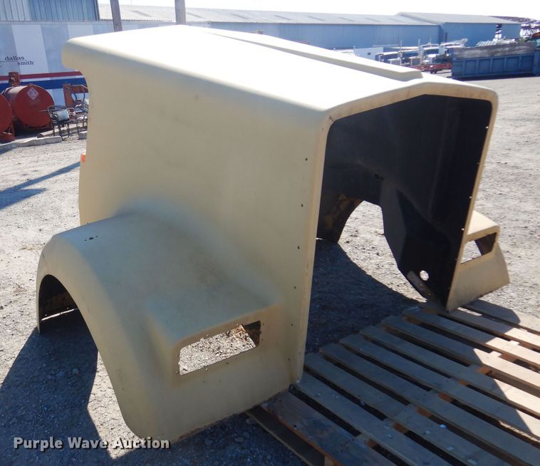image for item KO9884 Kenworth W900  fiberglass hood