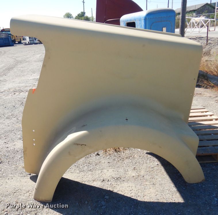 image for item KO9884 Kenworth W900  fiberglass hood
