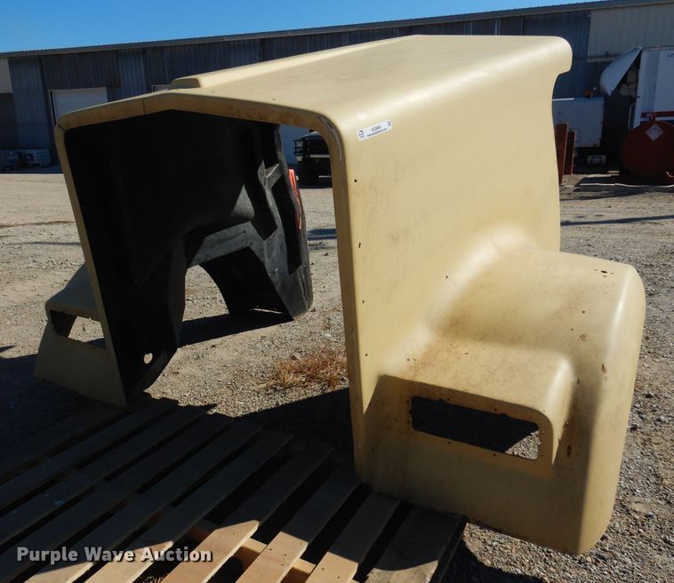image for item KO9884 Kenworth W900  fiberglass hood