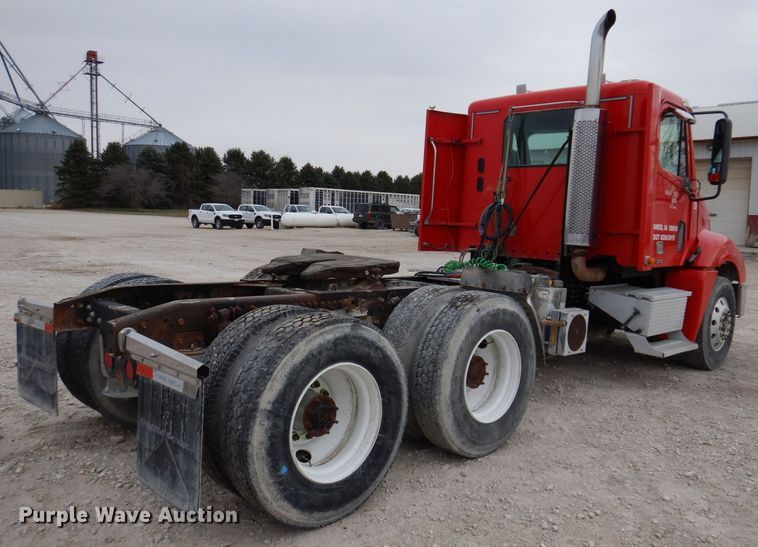 image for item KW9687 2007 Freightliner Columbia  semi truck