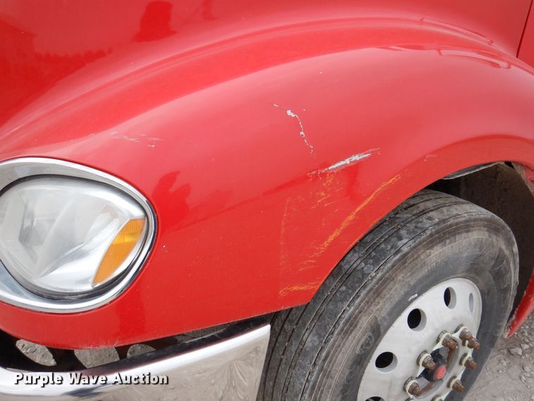 image for item KW9687 2007 Freightliner Columbia  semi truck