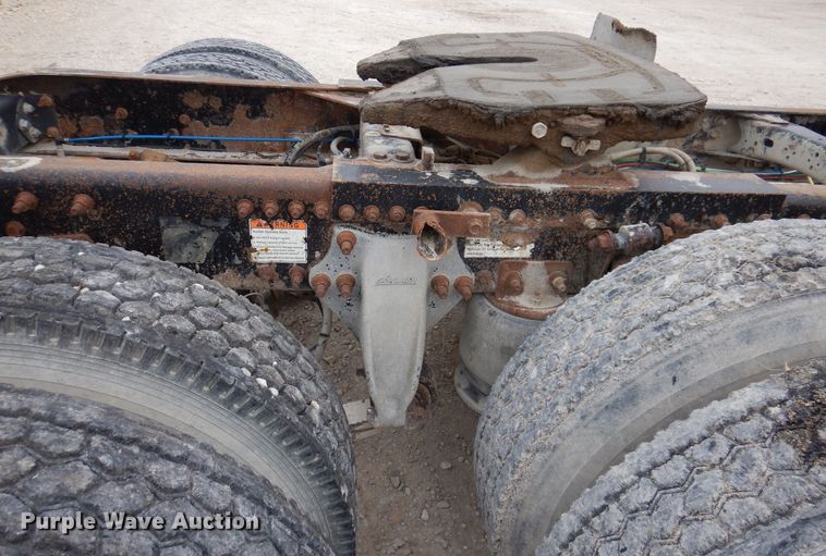 image for item KW9687 2007 Freightliner Columbia  semi truck