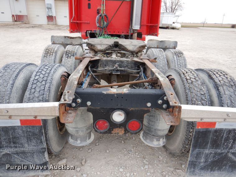 image for item KW9687 2007 Freightliner Columbia  semi truck