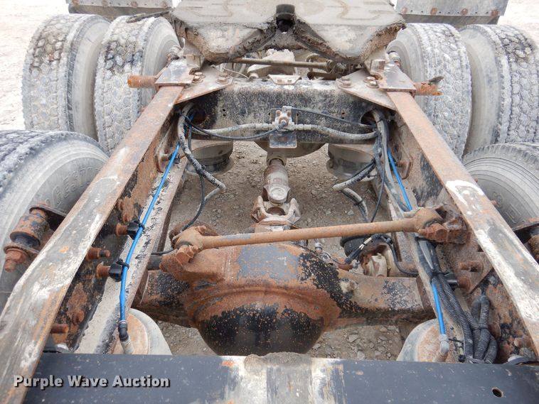 image for item KW9687 2007 Freightliner Columbia  semi truck