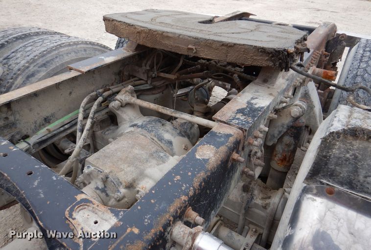 image for item KW9687 2007 Freightliner Columbia  semi truck