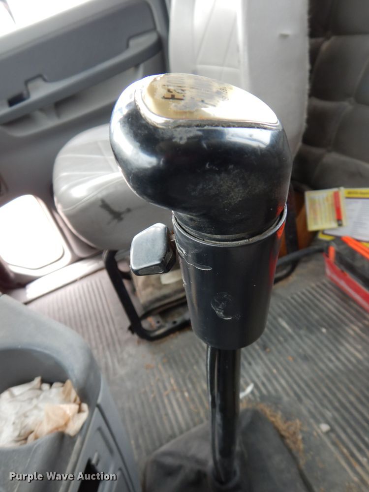 image for item KW9687 2007 Freightliner Columbia  semi truck