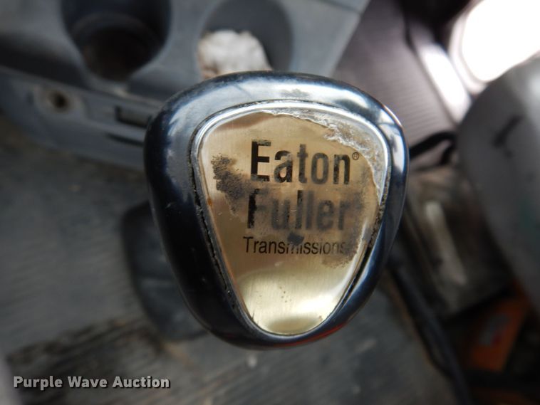 image for item KW9687 2007 Freightliner Columbia  semi truck